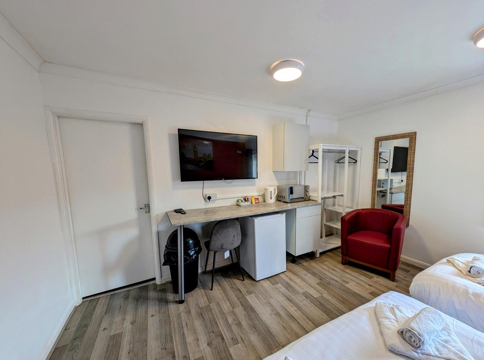Oyo Aparthotel Hathern Exterior photo